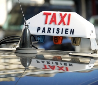 Taxis contre VTC, un monopole corporatiste toujours à l’offensive